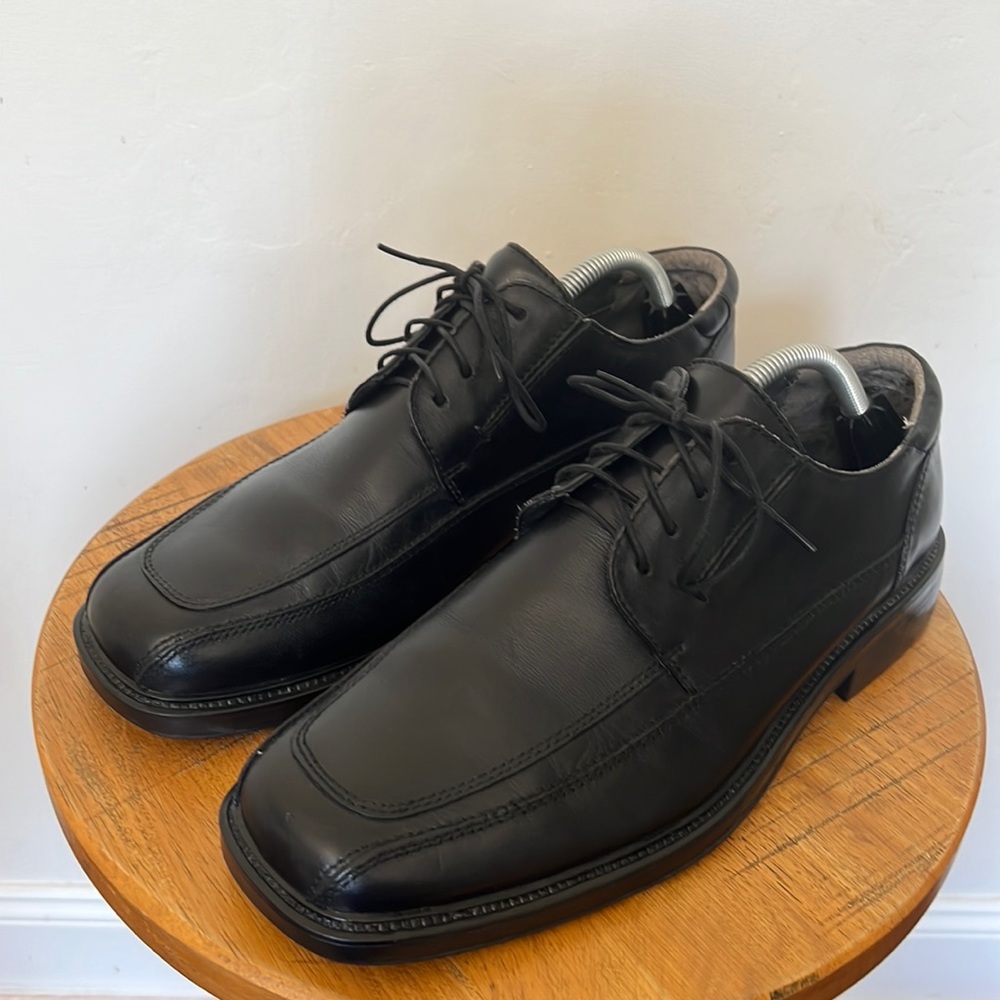 Docker’s Dress Shoes